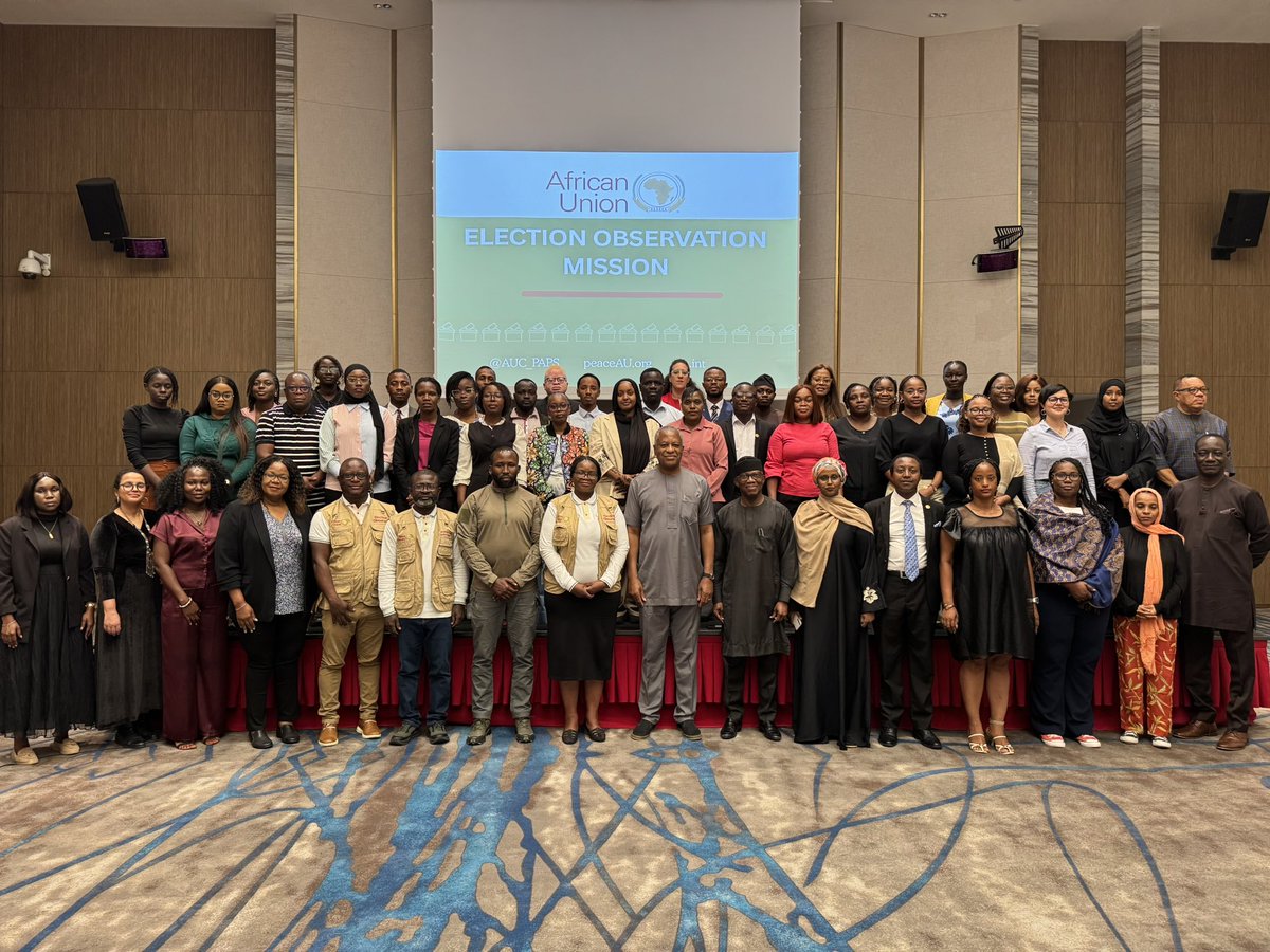 ebczena's tweet photo. The African Union Election Observation Mission (#AUEOM) to the 1 June 2026 General Elections in the Federal Democratic Republic of #Ethiopia 🇪🇹 Observer Orientation and Briefing has commenced in Addis Ababa, Ethiopia.

On behalf of the Head of Mission, H.E. former President @4thPresidentKE, H.E. @GeoffreyOnyeama, Deputy Head of Mission, Commissioner @Bankole_Adeoye
 and Director @PatienceChirad3 welcomed the 73 AU Short-Term Observers (STOs), 61% of whom are women, drawn from 37 African countries, including officials of election management bodies, members of civil society organisations, election experts, human rights specialists, gender and media experts, and representatives of youth organisations.