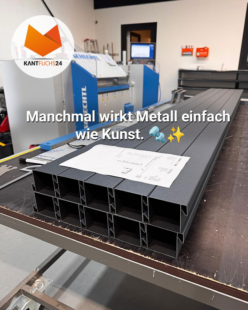 kantfuchs24's tweet photo. Manchmal wirkt Metall einfach wie Kunst. 🔩✨

Und das Beste: Der Auftrag wurde innerhalb von nur einem Tag produziert und wird heute schon ausgeliefert. 💪⚡
Genau solche Projekte lieben wir.

#Metallbau #Blechbearbeitung #Handwerk #Metallkunst #Blechprofile #Werkstattliebe #diy https://t.co/ieo8aXJ6P5