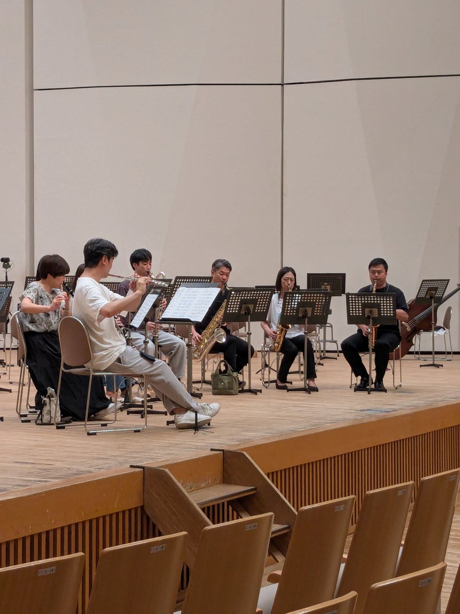 shinkyo_wind's tweet photo. 新交響吹奏楽団の第101回定期演奏会は、いよいよ本日このあと19時から！
18:30頃からはステージにてアンサンブルの演奏も行います。
なかのZERO大ホールにてお待ちしています🌸🇮🇹

#なかのZERO
#新交響吹奏楽団 https://t.co/Xue80xd2CV