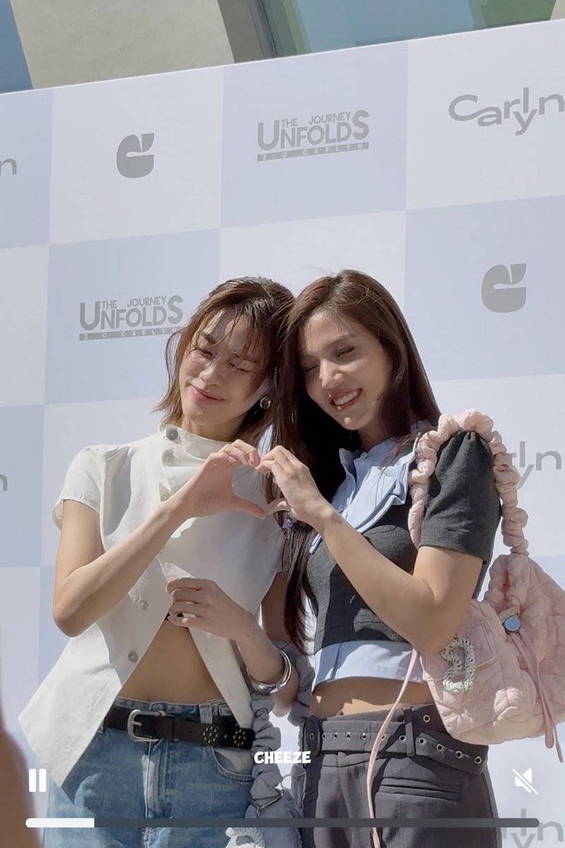 cheezeeeek's tweet photo. 260529 너무 귀여워요ㅜㅜ

CARLYN STORE OPEN X EMIBONNIE
#CarlynHongdaeXEmiBonnie https://t.co/LWcpBxcuiY