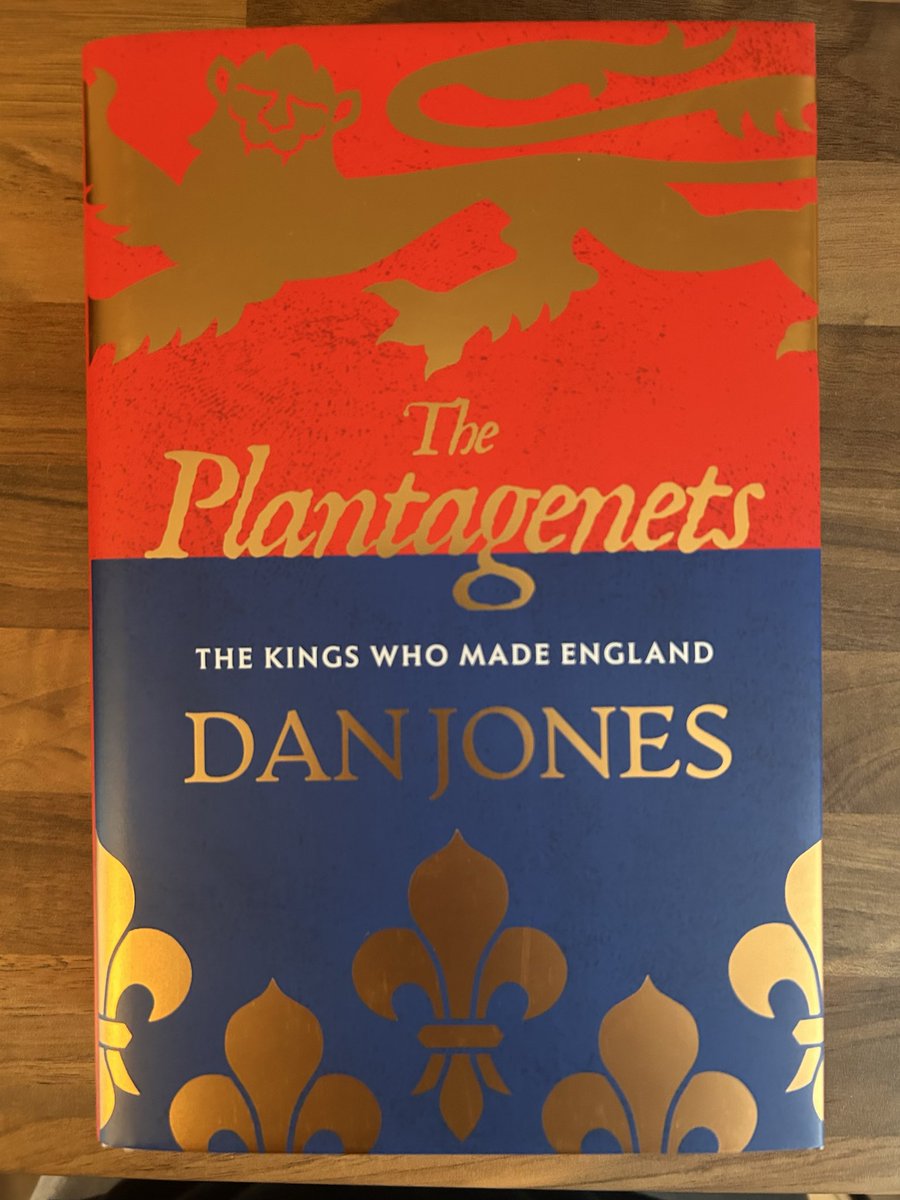 TeamNottsTV's tweet photo. ONLINE PHOTOS DONT DO THIS THING JUSTICE

🤌

@binding_broken 
@millennia_books 
@dgjones https://t.co/GlApbqdx0u