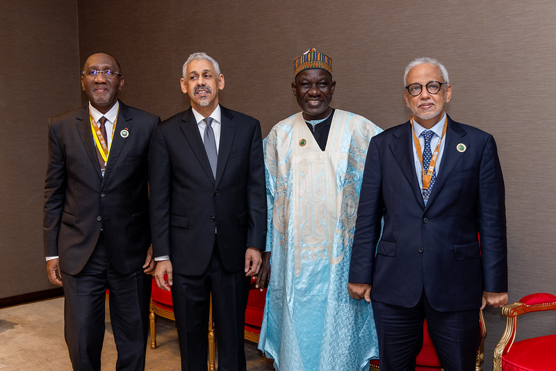 minepat237's tweet photo. @AfDB_Group En marge de cette cérémonie d’ouverture, le #MINEPAT Alamine Ousmane Mey a également eu des échanges avec de hauts responsables de la #BAD, dont le Président de cette Institution internationale, Dr Sidi Ould Tah.
#CoopérationAFDB_Cameroun #AM2026 https://t.co/DGAoyK7sUd