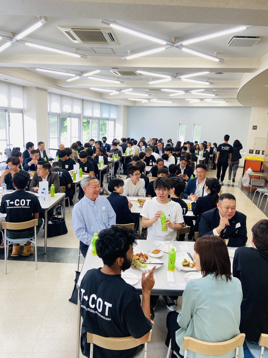 TCOT_official's tweet photo. 【#進路支援 室】
￼春の企業交流会＆企業奨学金説明会開催！
４０社近い企業の皆様、そして国土交通省の方にも参加していただき、企業交流会を開催しました。
参加して頂いた企業の皆様、ありがとうございました。
#自動車 #短大 #整備士 #バイク https://t.co/XxV7fYfUkk