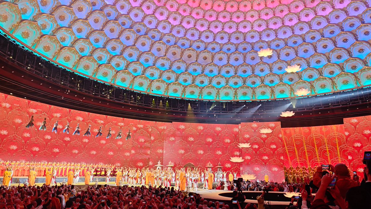 kystartech's tweet photo. ✨ 6,300 H5s Fine Pitch Cards powered 22 LED screens at the Wuxi Lingshan project.

Dual-card backup design for enhanced reliability. Stable performance for large-scale visual applications. 🚀

#Kystar #LEDControlSystem #FinePitchLED #ReceivingCard https://t.co/Ku5XE6p7PC