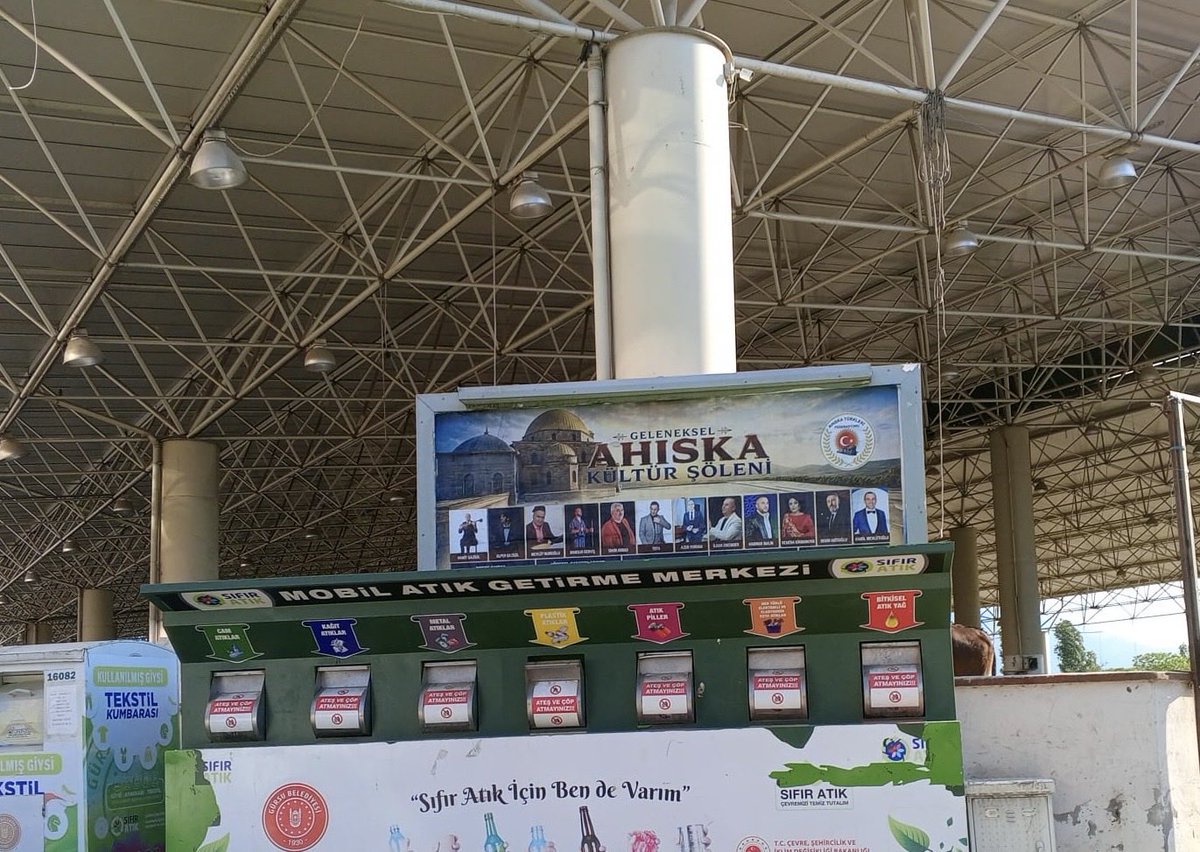 MuzafferFerman's tweet photo. Halk Sanatçılarımız ,Yöresel lezzetler, halk oyunları, kültürel gösteriler ve unutulmaz anlarla dolu bu özel etkinlikte siz değerli misafirlerimizi aramızda görmekten mutluluk duyacağız. 
Birlik ve beraberliğimizi güçlendirecek bu anlamlı şölene herkes davetlidir. https://t.co/85h2rVoAu9