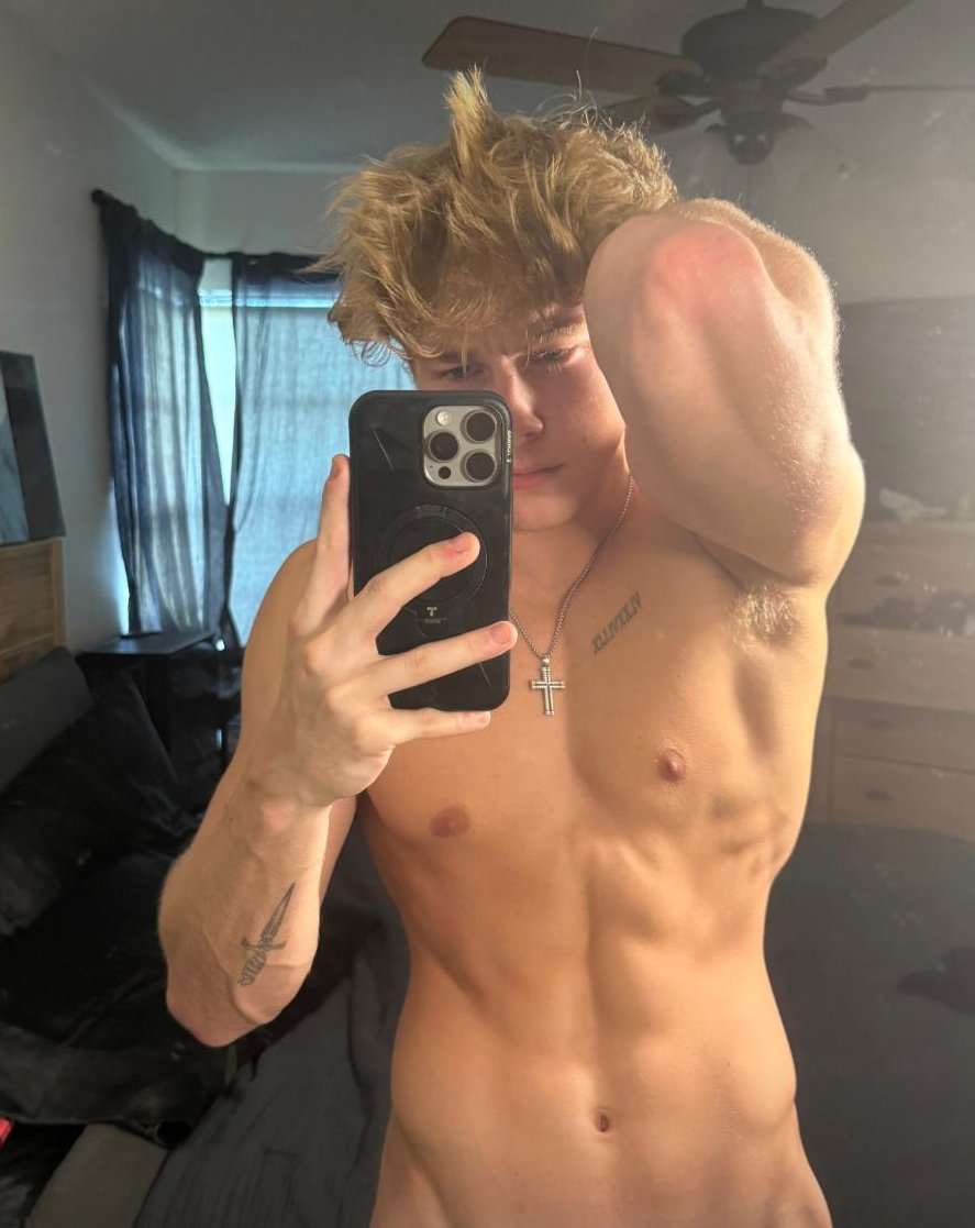 soccer0204's tweet photo. nudie version in comments https://t.co/X62NkNXYiG