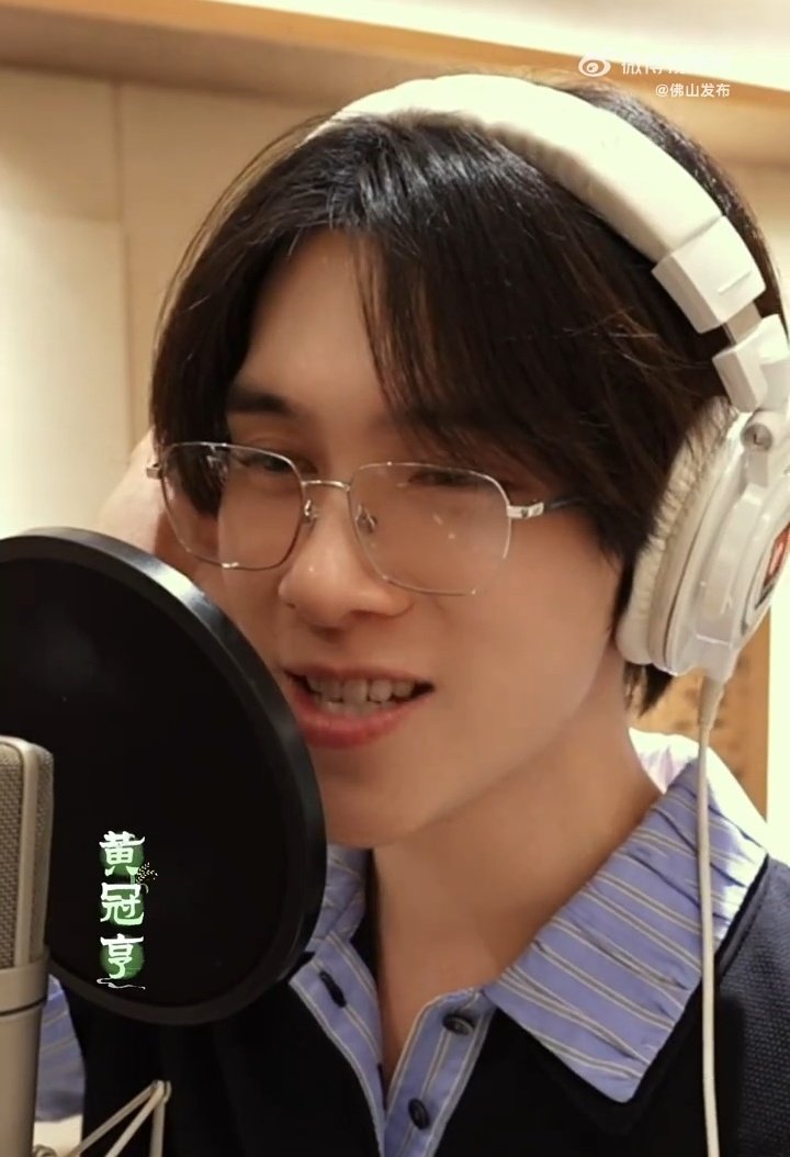 hendery 𝘧𝘪𝘭𝘮 tweet media