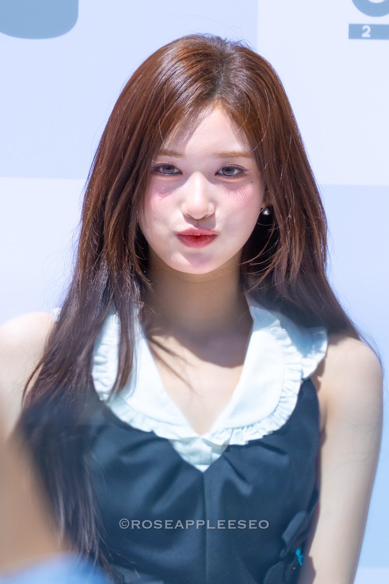 roseappleeseo's tweet photo. 260529 CARLYN 공주 HD 4 🥰🥰🥰

#IVE #아이브 #LEESEO #이서 #イソ
@IVE_twt https://t.co/tq95kSTzFN