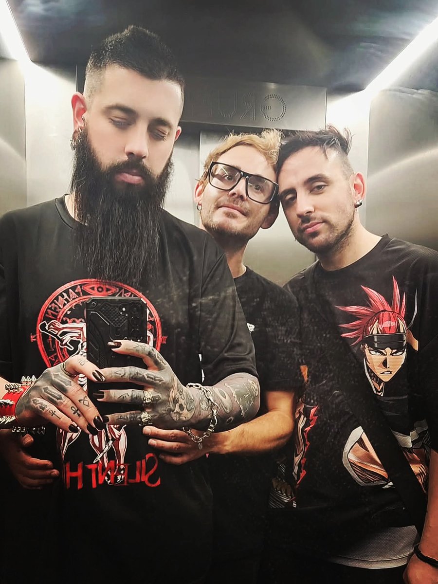 AlexAngio1988's tweet photo. [❤️‍🩹❤️‍🔥❤️]

#polyamorous #trisal #alexangio #ivanbane #luisfreitas
@IvanBane1 https://t.co/Vh49Rlx2DI