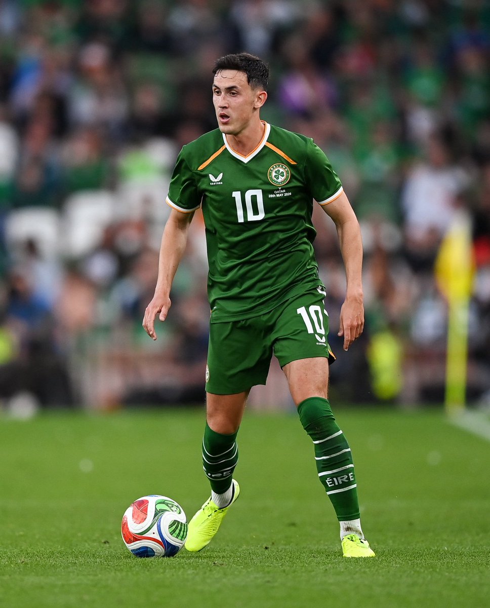 jackhwrites's tweet photo. Jamie McGrath rushed home from his holiday in time for his Republic of Ireland call-up.

The #Hibs midfielder admitted it was a ‘no-brainer’ to put plans on ice.

🗣️ ‘You’ve got the rest of your life to go on holiday, you might not get this chance again.’

https://t.co/EUvAfjvMW5 https://t.co/wSN3Ik1CUb