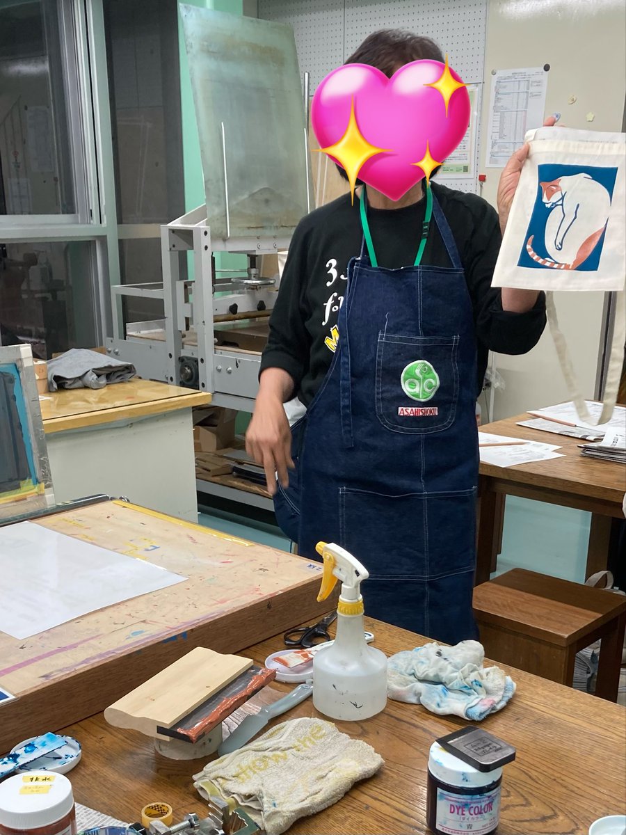 sttyan15's tweet photo. 子規博友の会半日ツアー
県美術館のジブリ展とシルクスクリーン体験 https://t.co/T5odZ04JWT