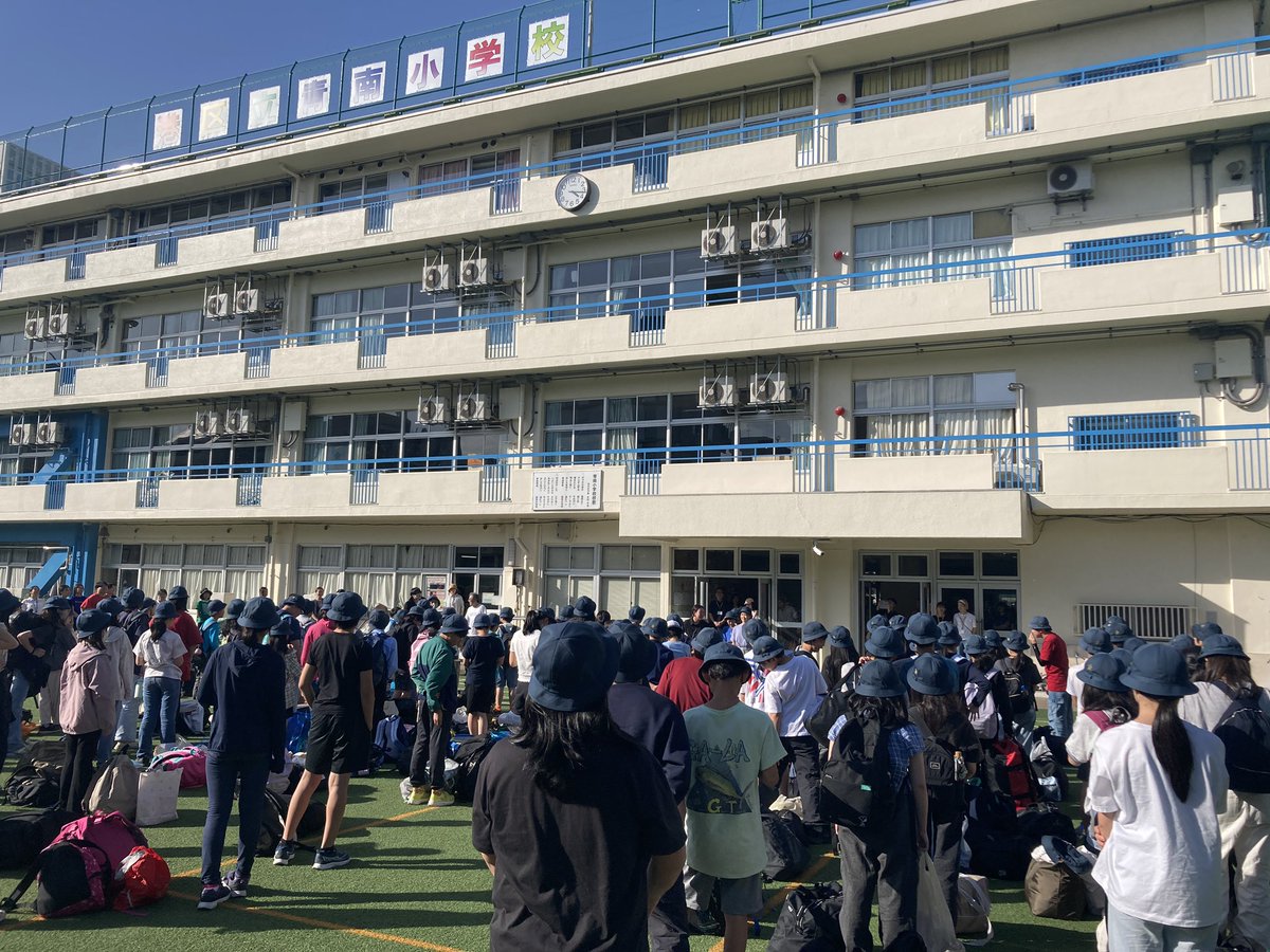 seinanes's tweet photo. 無事に移動教室から戻って来ることができました。たくさんのお出迎えありがとうございました。 https://t.co/2qeFrkkgHK