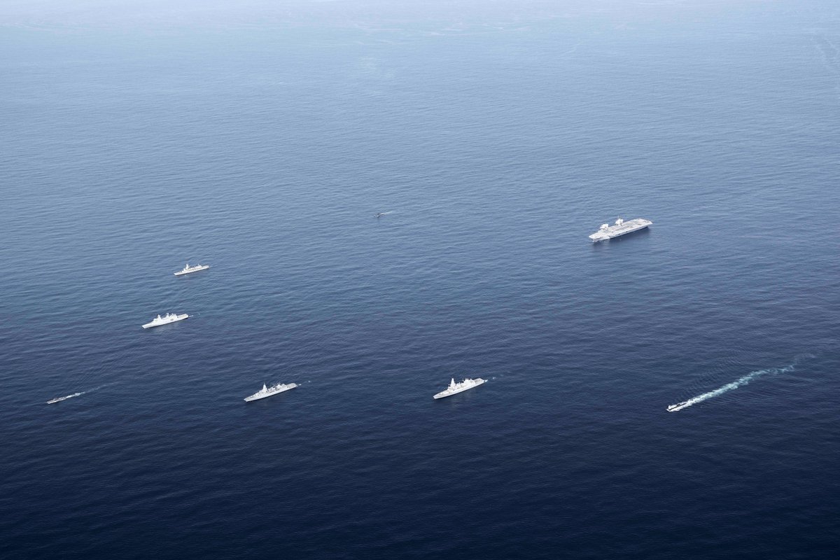 COMUKCSG's tweet photo. Pleasure hosting @COM_SNMG1 during NATO's anti-submarine warfare ex #DynamicMongoose.
UKCSG and SNMG1 prove multinational cooperation is our ultimate strength. Nine allies side-by-side with air, surface and subsurface assets.
NATO deterrence in action.
#WeAreNATO #ArcticSentry https://t.co/BicBoVqFYk