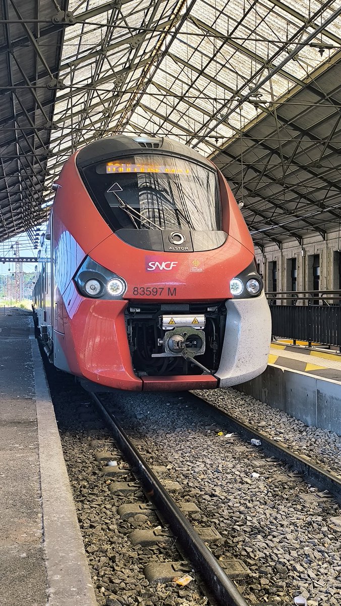 phil_conduc's tweet photo. HelLio les gens 
Il y avait longtemps que je suis été pas viendu ici 
Arrivé de Brive avec le 871659 
On continue vers #Toulouse avec le @lio_train_sncf 871607 .départ 11h24 de la voie 4 à Cahors 
Bonne journée https://t.co/gK7HNpl78q