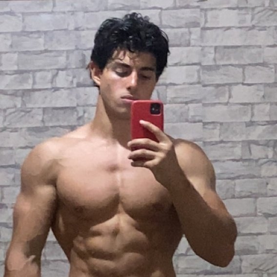 Noah tweet media