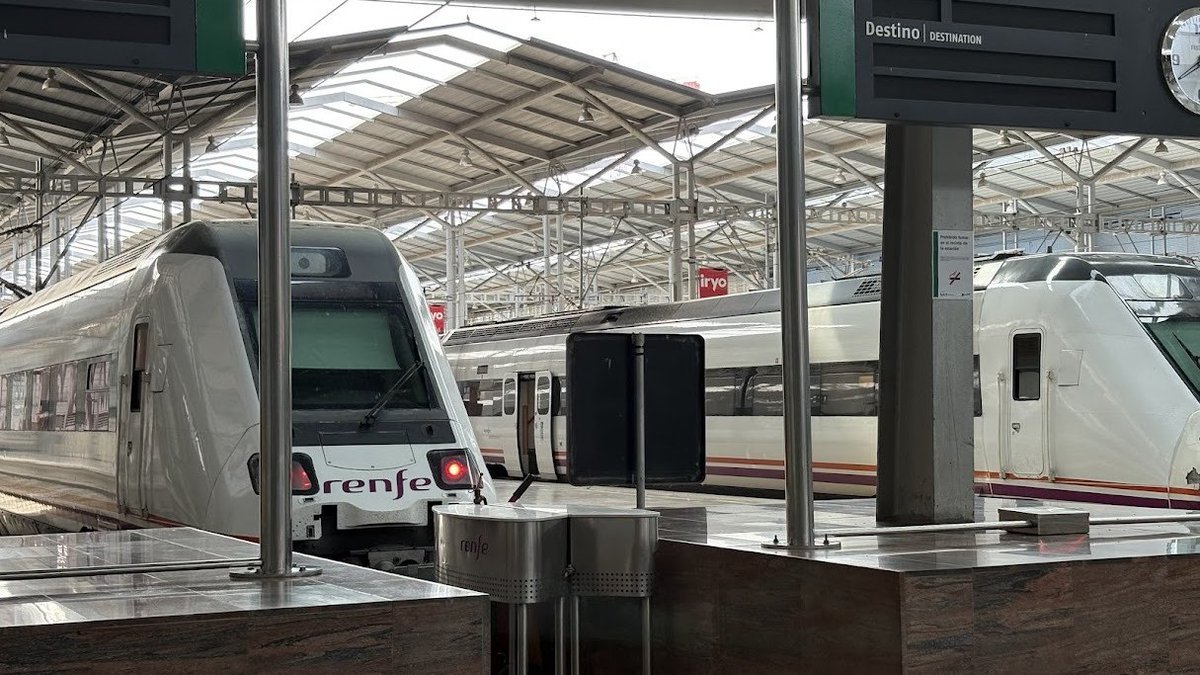 SevillaCSIF's tweet photo. ⚠️ Desde CSIF alertamos del incremento de la inseguridad en las estaciones de Cercanías de #Sevilla tras los recortes de #Renfe en #seguridadprivada

Estaciones y líneas enteras, sin vigilancia efectiva
❌ Algunas, especialmente sensibles:
👉 https://t.co/zTvqpwHVF9

#SevillaHoy https://t.co/DNzIdfg3Co