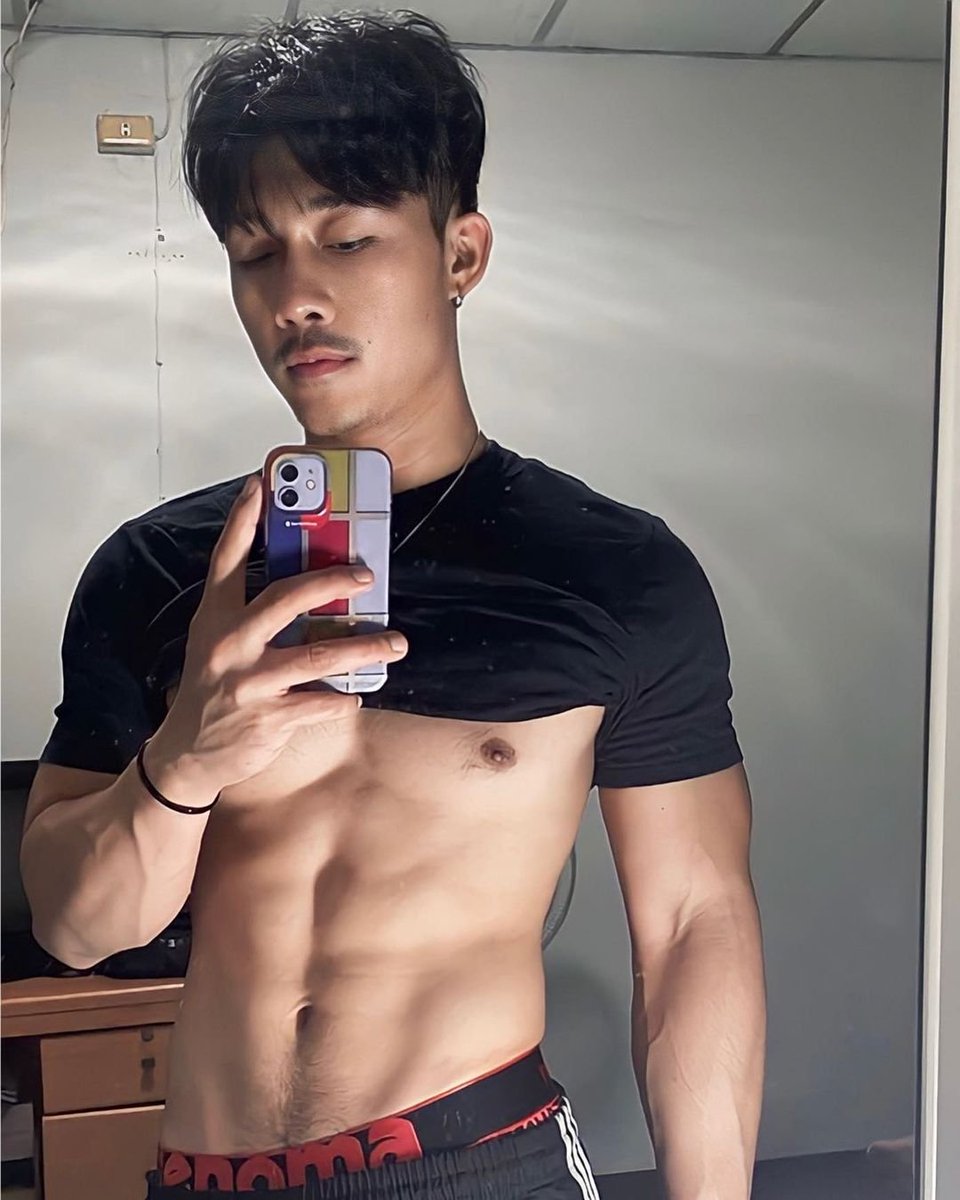 bryllius's tweet photo. tersedia lagi untuk Batam area ya 
menerima incall &amp; outcall ... 
#pijatbatam #pijatpriabatam #gaybatam https://t.co/HOWfPw4snd
