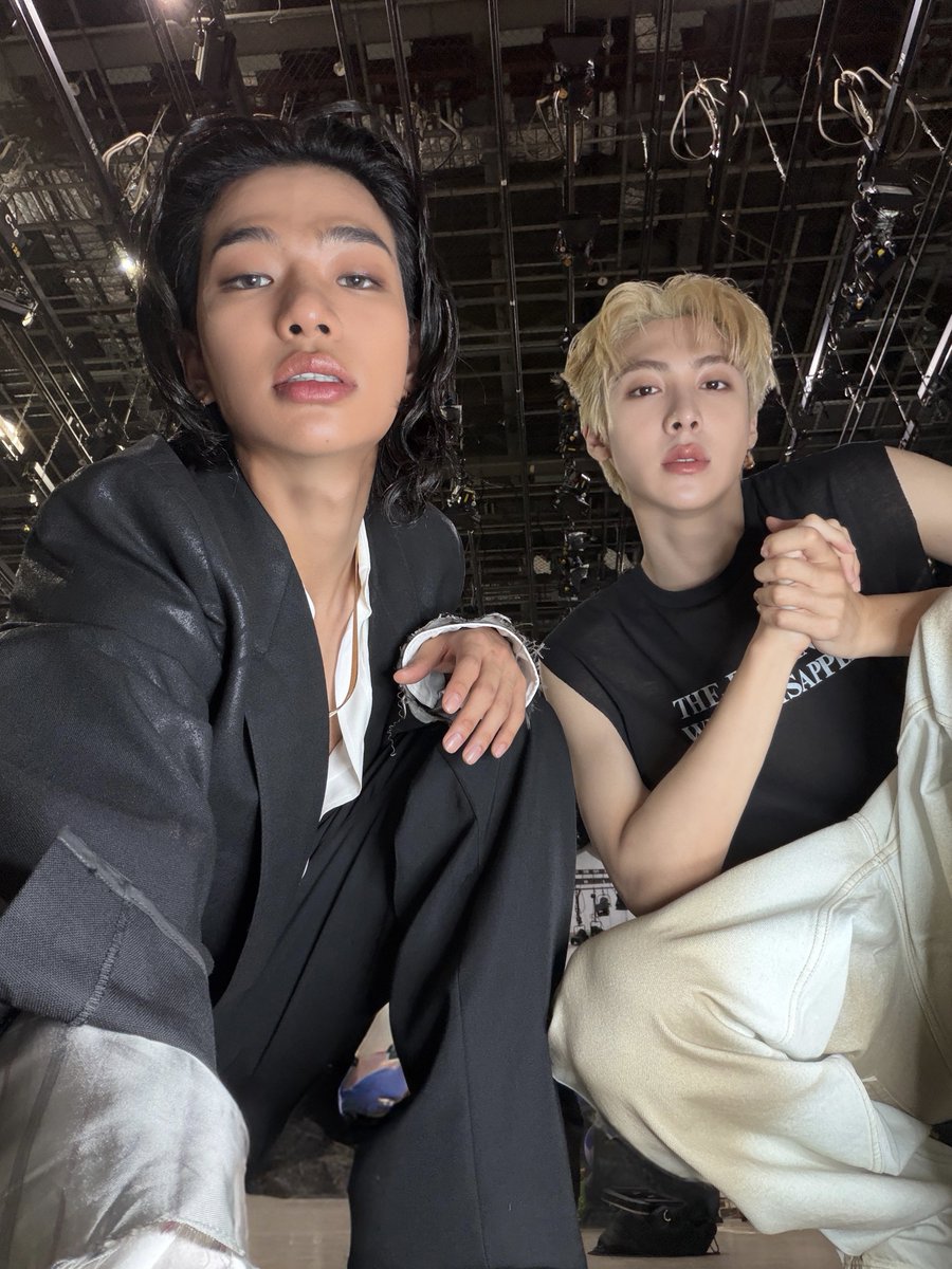 ALLDAY_PROJECT's tweet photo. [📸] 260529 #TO_DAY

KBS2 뮤직뱅크 🪐

#ALLDAYPROJECT #ADP #올데이프로젝트
#TARZZAN #타잔 #WOOCHAN #우찬
#WOULDYOU
#THEBLACKLABEL #더블랙레이블 https://t.co/SWR3x40zXr