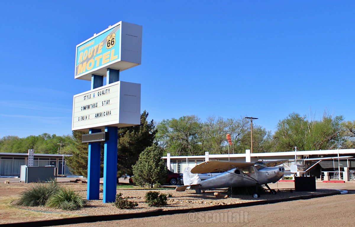 scoutalt's tweet photo. #AmericanTruckSimulator #ATSComparison
Historic Route 66 Motel in Tucumcari, New Mexico
(very inventive name!) Features a small airplane next to their sign. Trying to add something quirky I suppose, it was only added between 2008 & 2015! https://t.co/9FJkFV0U9X
