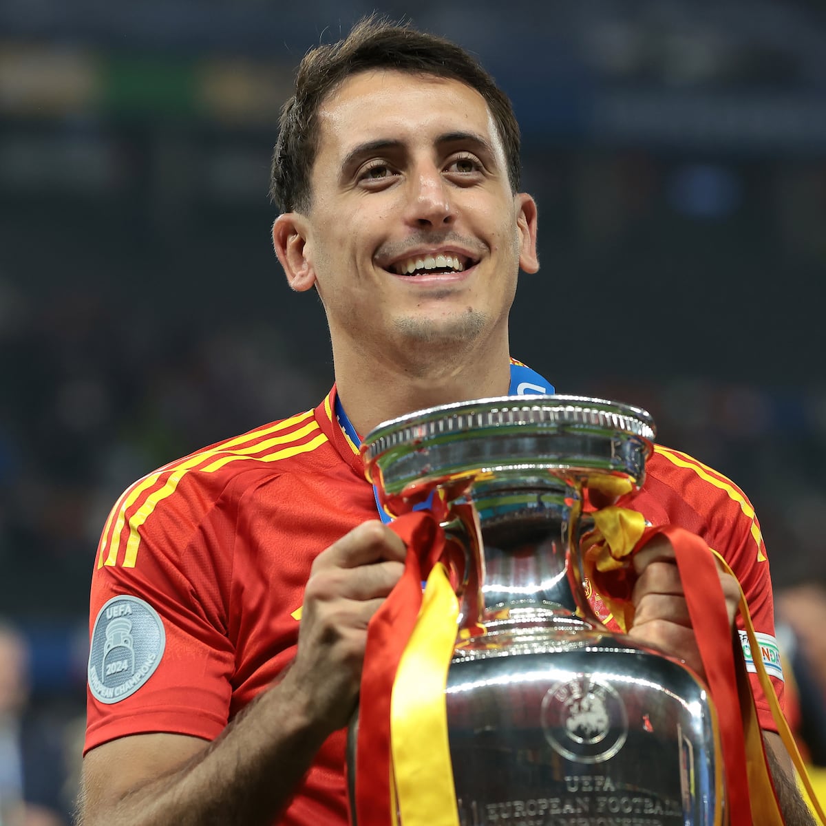 Ma_WuKong's tweet photo. Al final, el que levanta la copa es este. https://t.co/VcbLYHO2y2