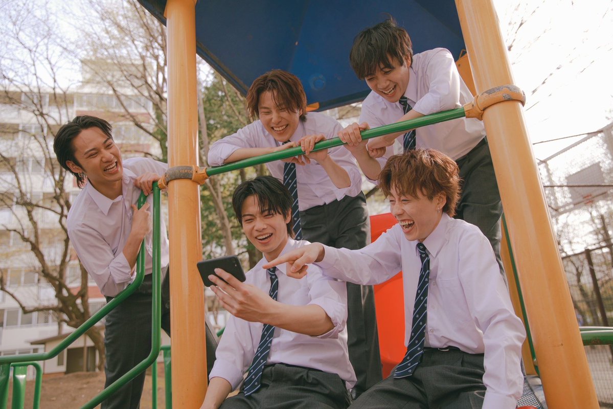 com_gess_hyuga's tweet photo. 2024.05.29~2026.05.29
㊗️COM. メジャーデビュー2周年📀
メジャーデビューしてから2年💜💚
コムドットとファンにとっても大切な日！「拝啓、俺たちへ」は宝物💎
2曲目も楽しみだなあ🤭🧡🩵❤️
@comyuta0305 @comyamato0515 @comhyuga1117 @comamugiri0123 
@comyuma1214 
 #コムドット  #拝啓俺たちへ https://t.co/h8tFsuy2nr