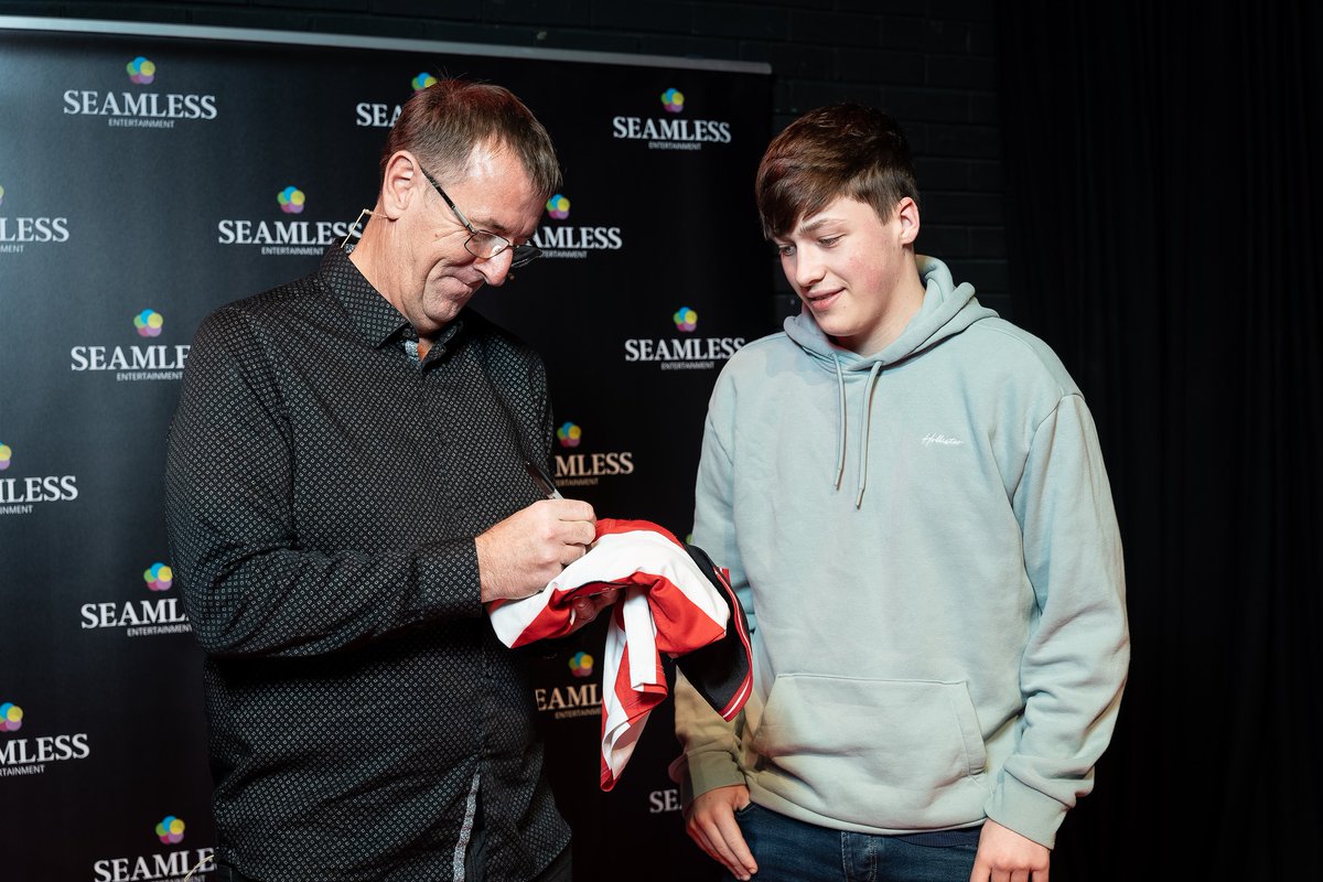 SeamlessEnt1's tweet photo. ⚽ EARLY FATHER’S DAY GIFT IDEA ⚽

Tomorrow night with England legend Peter Shilton at Medina Theatre.

🎤 Live Q&amp;A
📸 VIP meet &amp; greet
⚽ Great for dads &amp; football fans
⏳ Final tickets remaining👇
https://t.co/u78QyAWANq

#fathersday #iow #gift #worldcup https://t.co/qrUxO4rAQg
