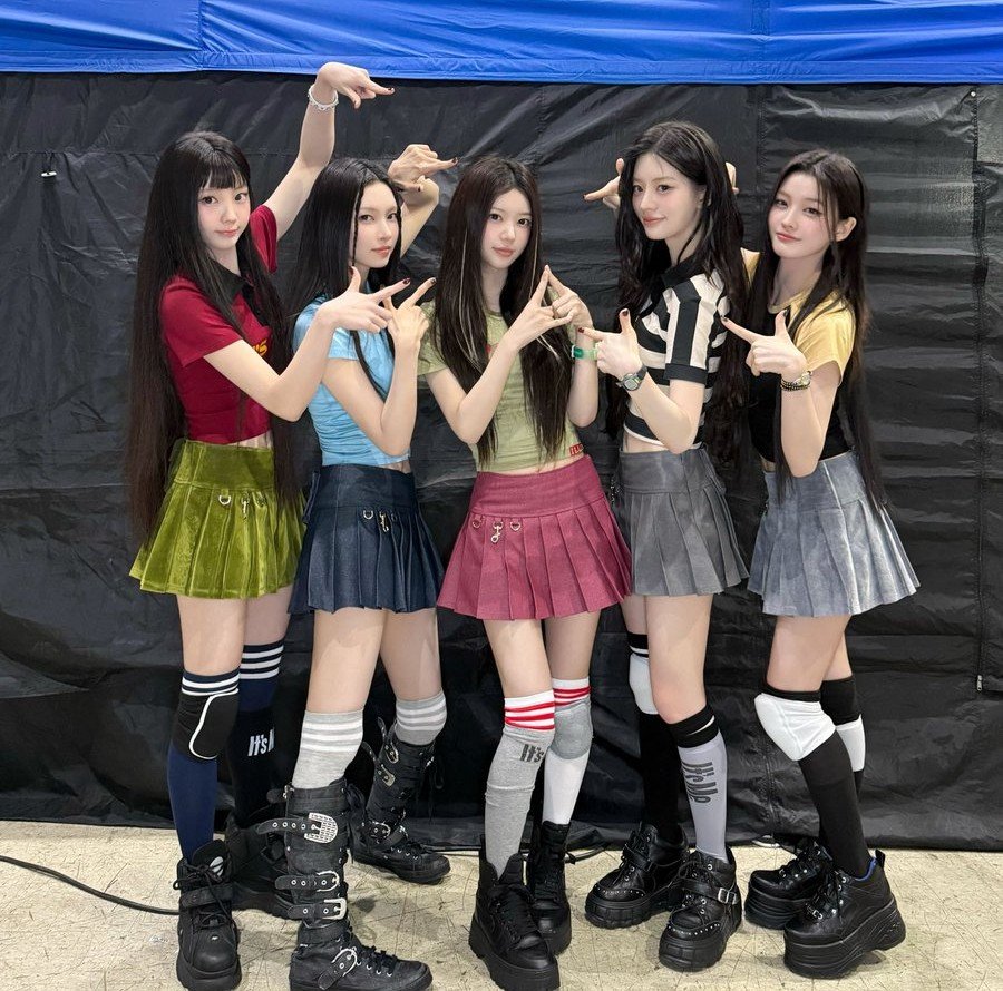 thebaseillit_'s tweet photo. Welcome home MOKA 🥹

This is ILLIT first 0t5 photo on music show. Finally our family is complete! https://t.co/9I3misMoUD