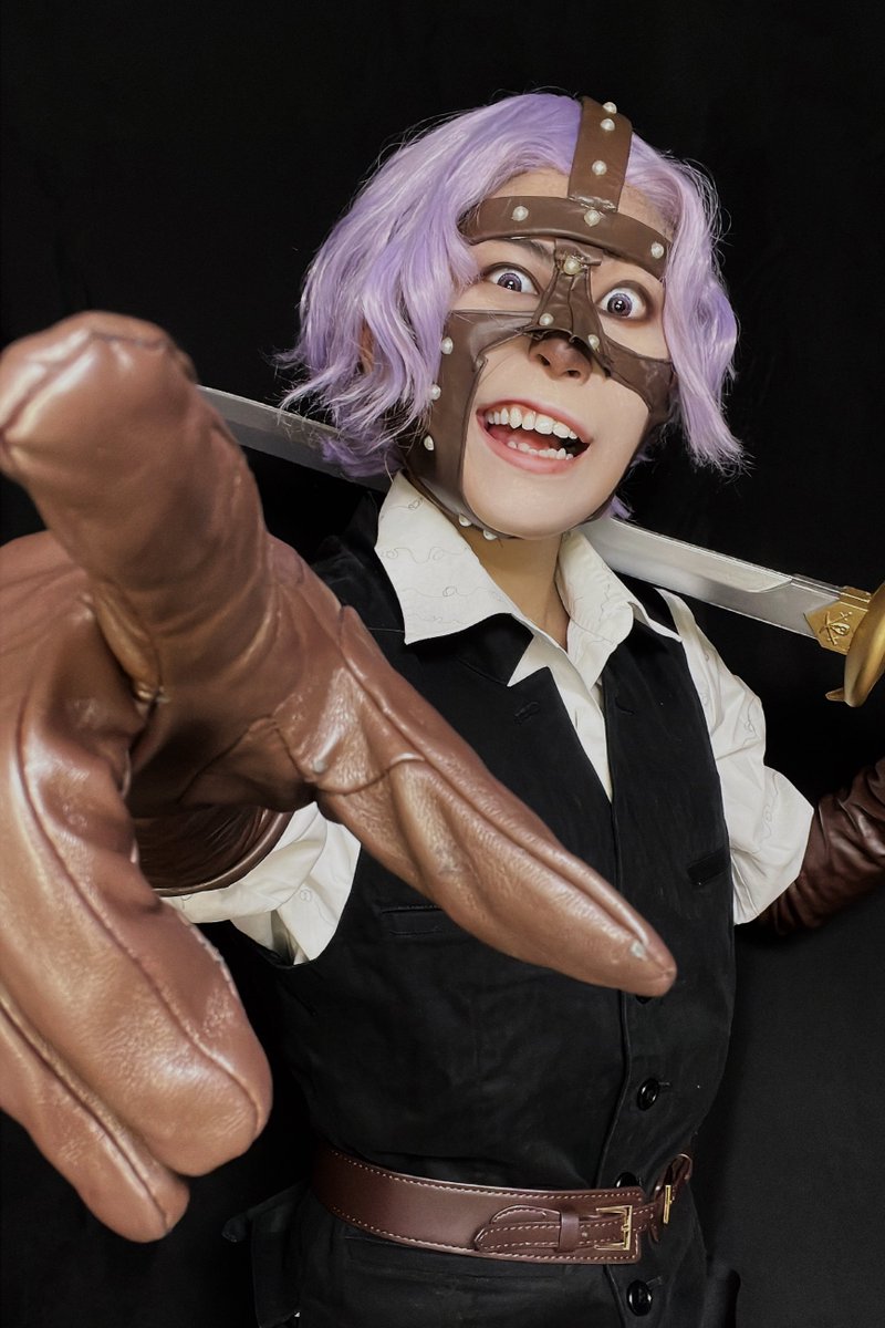 Kyo_cosplay's tweet photo. #レイヤーヴィラン顔選手権
動画になると悪い顔になるのですが顔芸なら負けませんよ！
（3枚目の腰巾着🐼はおまけ。） https://t.co/gW5YA10MZj