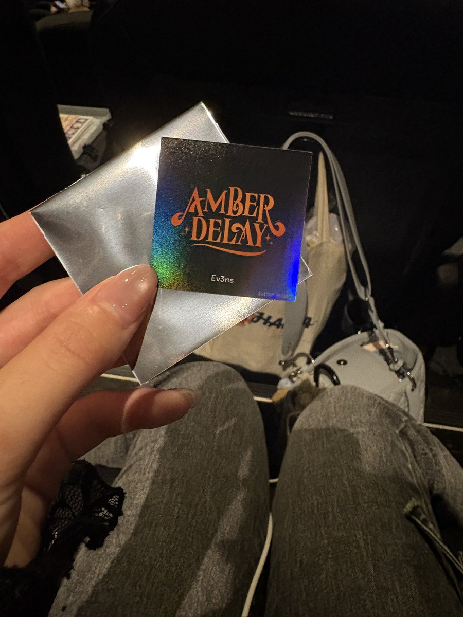 Depe_08's tweet photo. 【交換】エイトリ おもてなしライブ おもライ 劇場版 入場特典 ステッカー

譲▶︎夕班
求▶︎夜班

本日Tジョイ梅田お手渡しのみ https://t.co/nkIvLrZvL6
