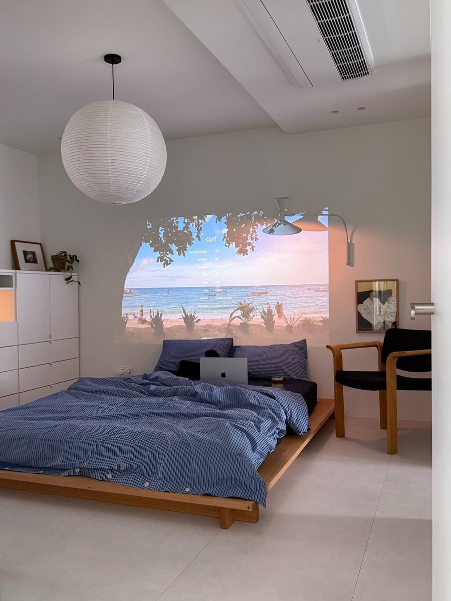kofiwest_gh's tweet photo. Don’t break the bank for any luxuries bed go for the flat Japanese bed style it very affordable and comfortable. 🪵 https://t.co/i6eIija3VY