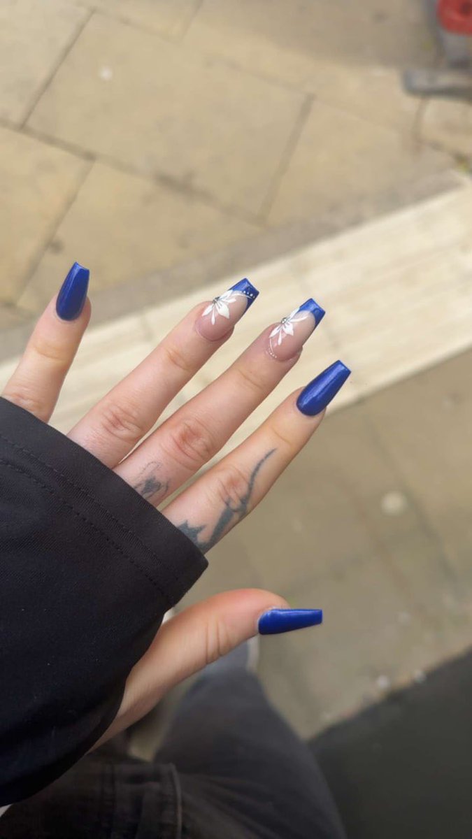 EchosLantern's tweet photo. fresh nails… now i need someone to hold my hand https://t.co/aiRroCp1xJ