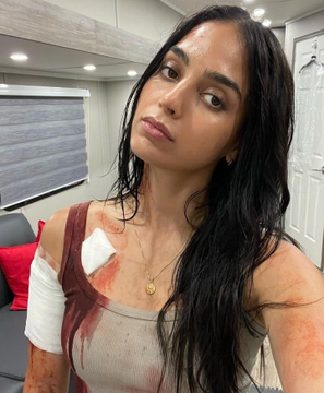 Gibboanxious's tweet photo. Melissa Barrera on the set of Scream (2022) https://t.co/hwcfDPvPlW