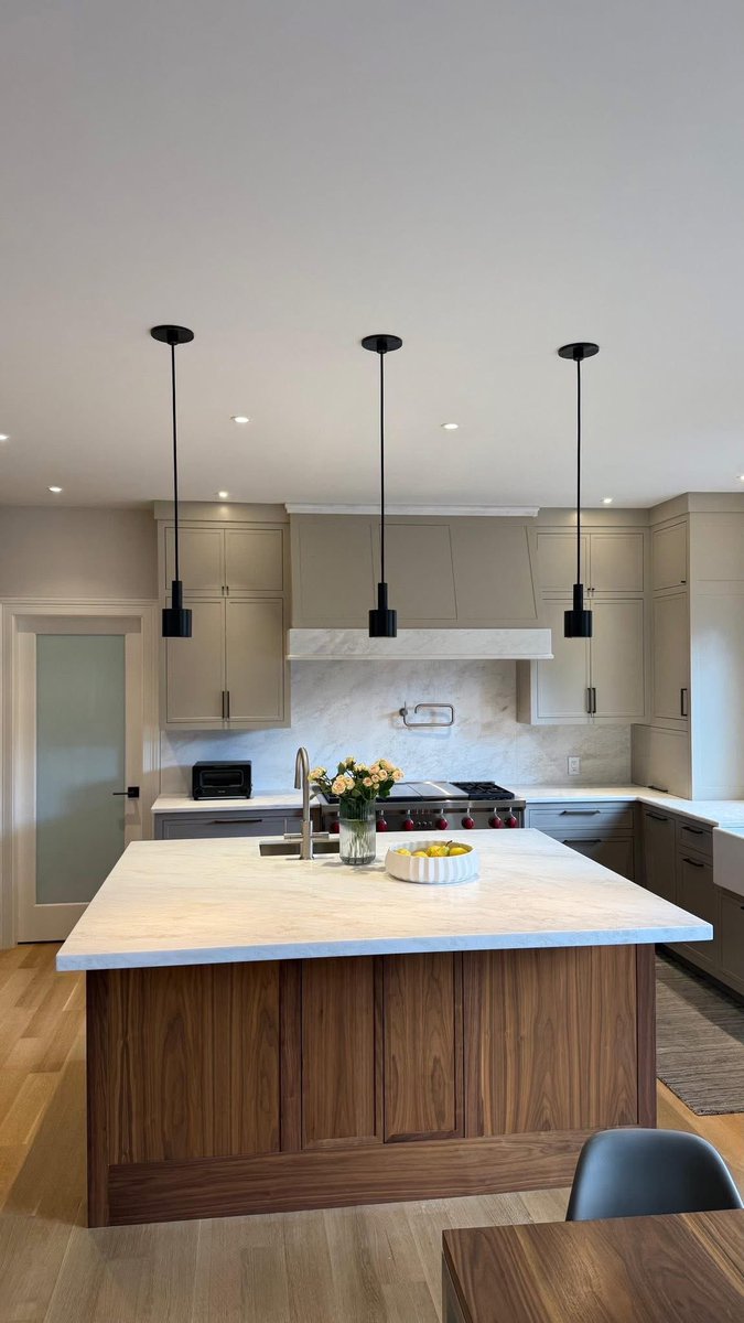 RenovaBuild's tweet photo. ✨A great remodel comes to an end.

✅ Great results last for years.

That’s why it’s important to focus not only on how a kitchen looks today, but also on how comfortable, practical, and reliable it will be for everyday use long after the project is completed.

#KitchenRemodel https://t.co/rnXyET3jLo