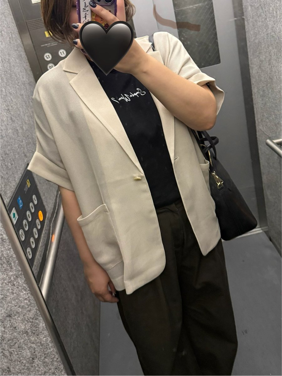 spring_thaimix's tweet photo. 気の乗らないレセプション代理出席なのでテンション上げるためにsimple when~
#จุงอาเชน #JoongArchen #simplewhen https://t.co/dU7r98ESOj