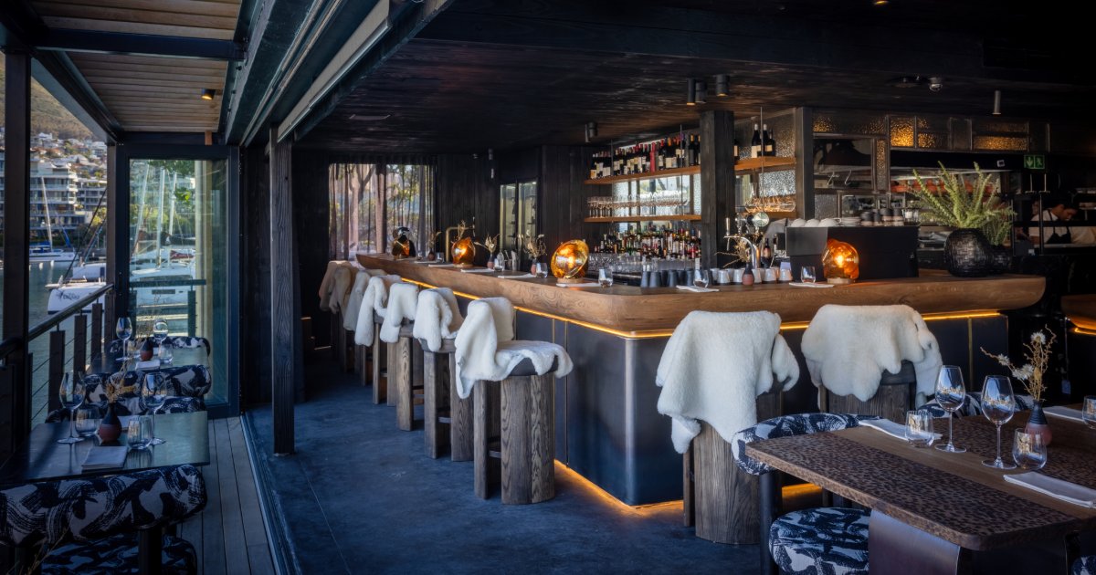 gomagSA's tweet photo. Never fear, food travel is here. Cape Town is renowned for its fine dining experiences, with some restaurants within a five minute walk from one another. Take a food tour through Cape Town: https://t.co/eK0Sw3GQD8 #EatOut #RestaurantAwards #2026 https://t.co/qCG4fctoQq