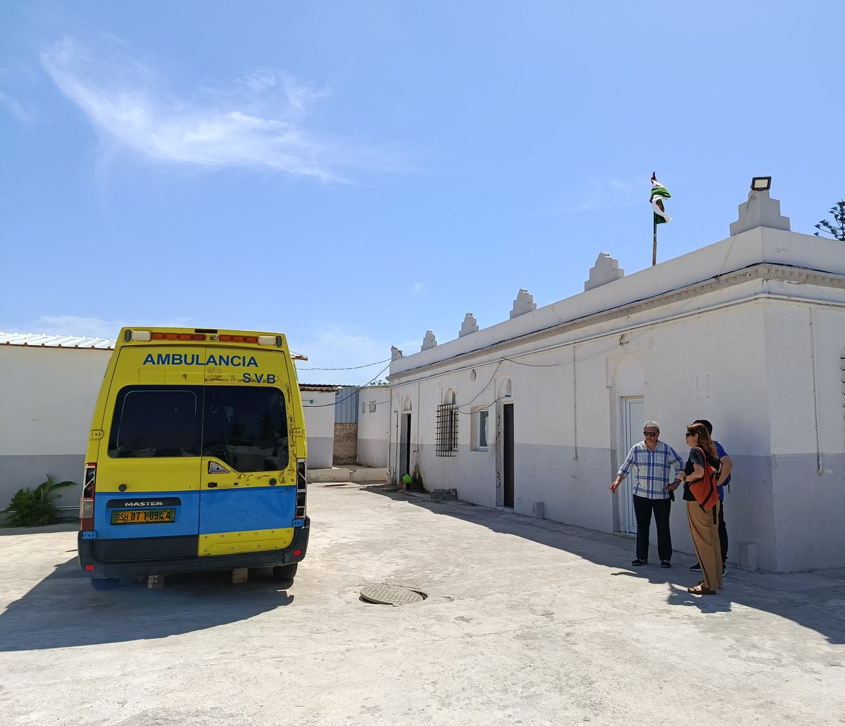 TACCbcn's tweet photo. Visita tècnica a les cases de malalts sahrauís a Alger 🏥

En el marc de l'Agermanament de Sabadell amb l'Argub, donem suport a aquesta iniciativa per acollir refugiades que necessiten assistència mèdica a la capital algeriana https://t.co/BYgI6R2PC6