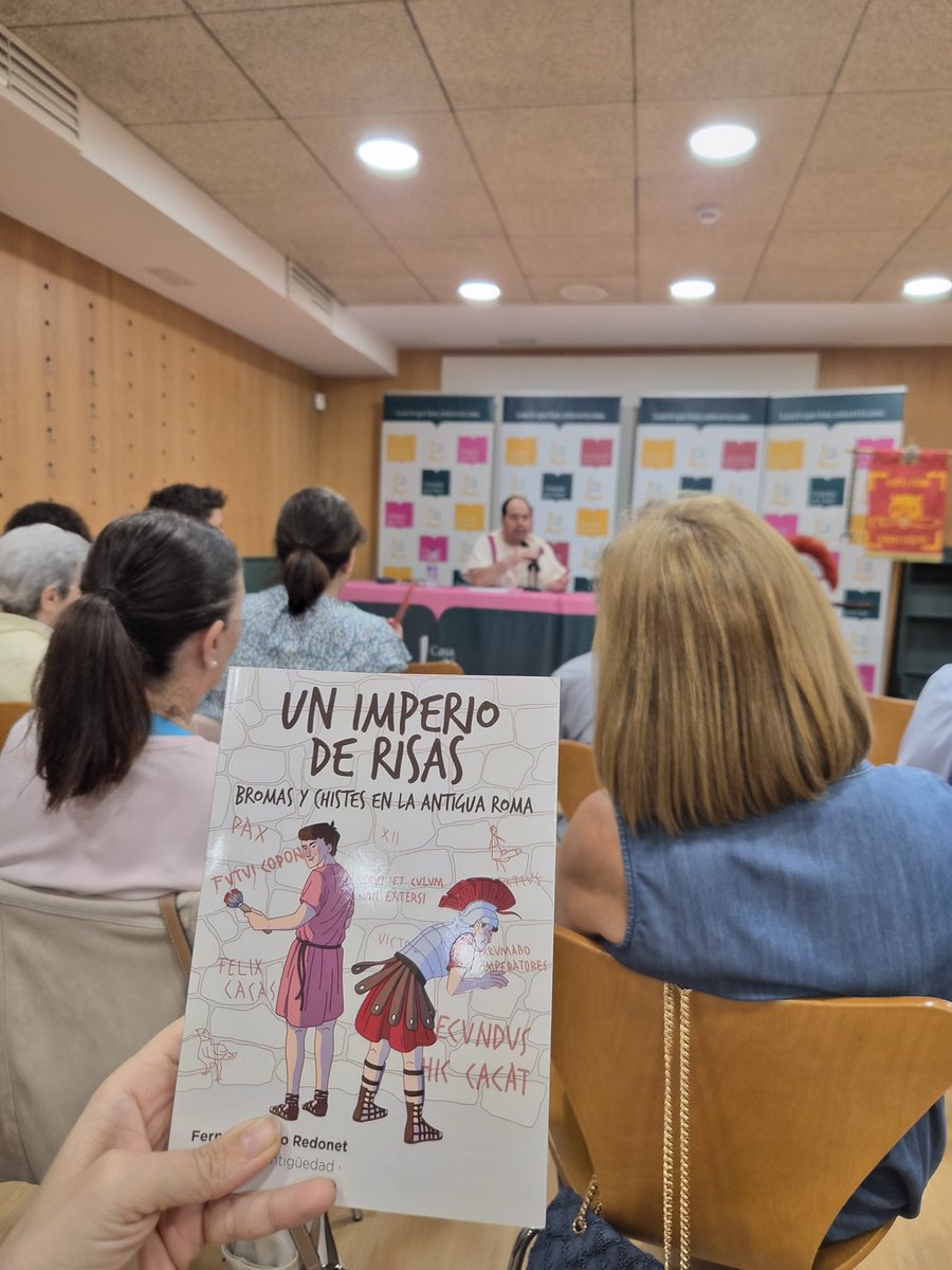 yosandraparente's tweet photo. Y suma y sigue. Ayer pude presenciar en Vigo otra entretenidísima presentación de la última obra de Fernando @LilloRedonet, esta vez con @Ed_Rhemata. Qué gran divulgador es Fernando! https://t.co/FGvXrBYu3f