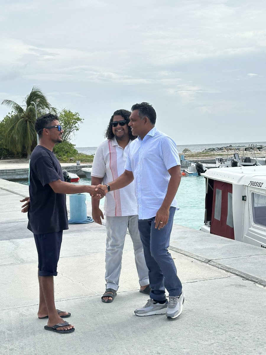 FaisalNasym's tweet photo. ށ.ޅައިމަގަށް ޒިޔާރަތްކޮށް އީދުގެ ކުޅިވަރު ތަކުގައި ބައިވެރިވުމުގެ ފުރުސަތު ލިބުމުން އުފާކުރަން. 

ޅައިމަގުގެ ރައްޔިތުންނާއި ބައްދަލުވެ، ރައްޔިތުންގެ އުންމީދުތައް ހުރި ގޮތް އަޑު އަހާލެވުނު. ޅައިމަގުގެ ރައްޔިތުންގެ ފަރާތުން ލިބުނު މެހުމާންދާރީ އަށް ޝުކުރު އަދާ ކުރަން. https://t.co/RdiAuy4MJR