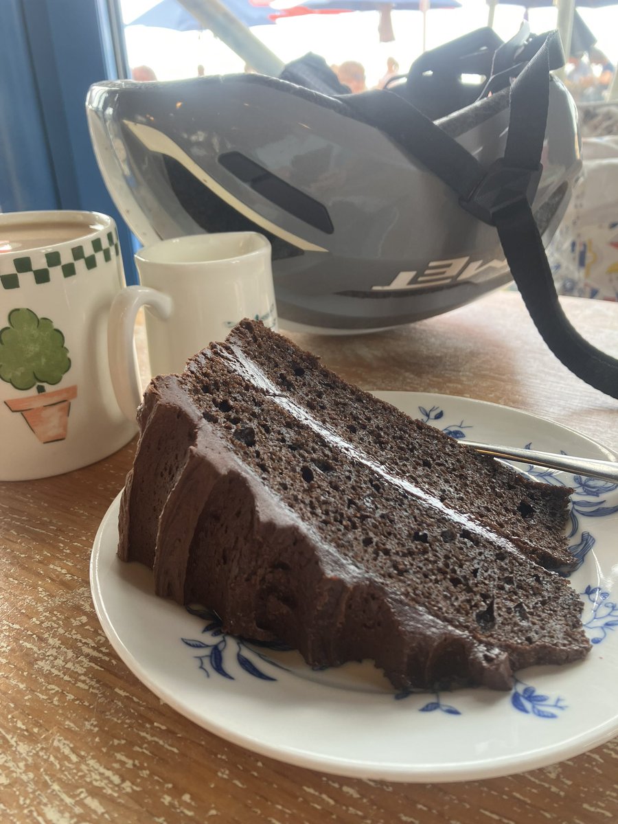 paulosborne911's tweet photo. Friday cake this week we have a slice of chocolate fudge cake , hot and humid ride out to the Lazy Shack it Hythe for this one. 🍰🚴🏻☀️🥵#FridayCake https://t.co/aH8MesknMe