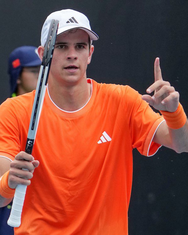Sphairis's tweet photo. 🪜 Sphairis Ladder - Day 4

- We arrived at the fourth step, now it's time to keep climbing at the same intensity

🇫🇷 Roland Garros
💰 $50 -> $1.000

💎 Day 4: $182,09 —> $331,40
📊 Odds: @1.82 / -122

🎾 Picks:

🇪🇸 Jodar -1.5S
🇷🇴 Cirstea ML

- Remember: Discipline > Hype! ‼️

🍀 LIKE IF TAILING!

💰 #RolandGarros #GamblingTwitter #GamblingX