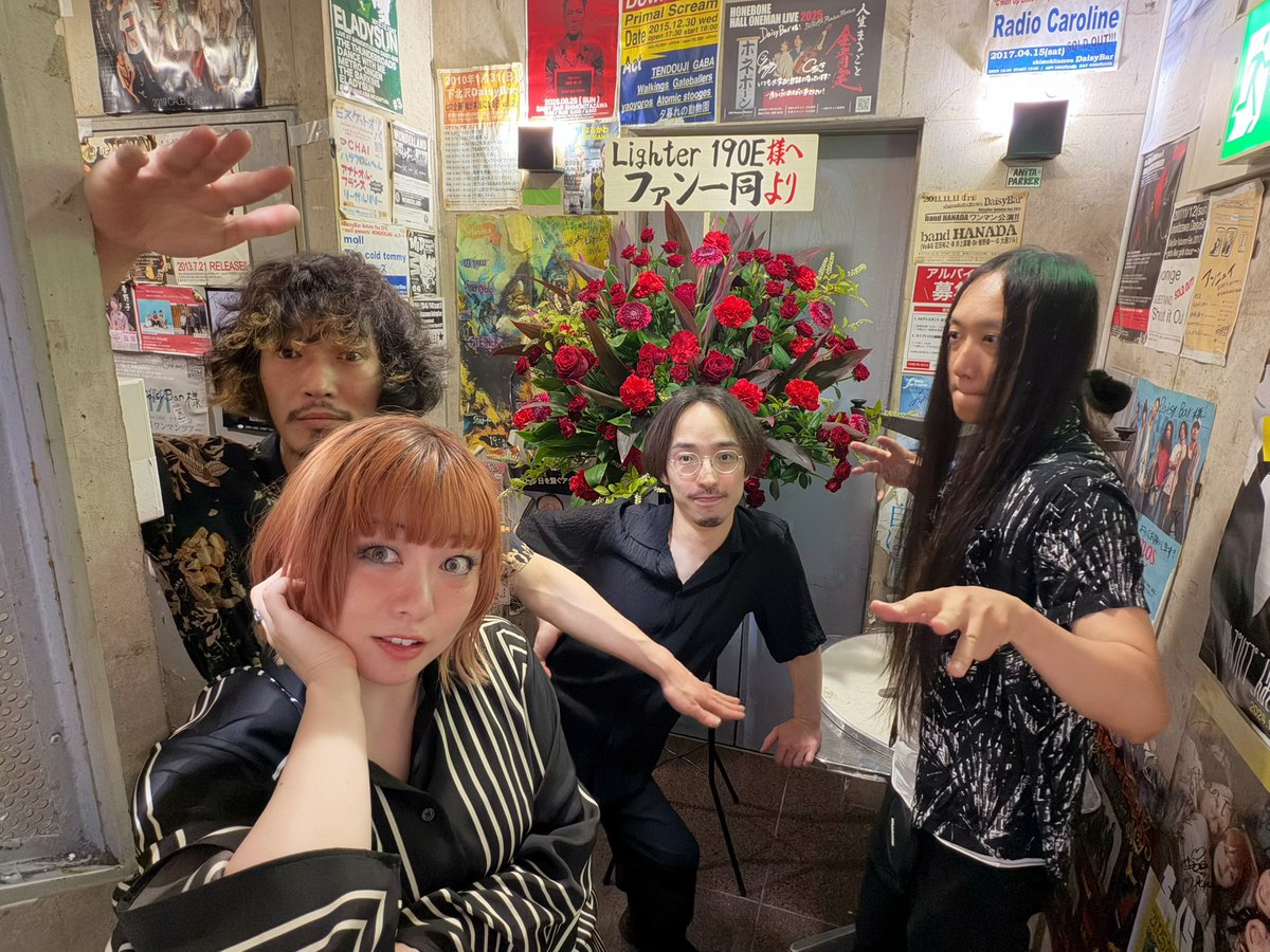 itourina's tweet photo. 【ありがと生配信🍺】

◾︎◾︎5.30(土)19:30-21:00頃まで◾︎◾︎

Lighter190Eメンバー4人でお疲れ様会生配信をYouTubeにてやるよ🌙

会場でいただいた差し入れ開封しながらの打ち上げ生配信なります！

ステキな贈り物達をありがとうございました🎁

いつもよ��ちょい早めの配信時間だけど、ぜひお付き合いくださいませ🍻

⬇️こちらchから配信！
https://t.co/J9J1WtLu0C