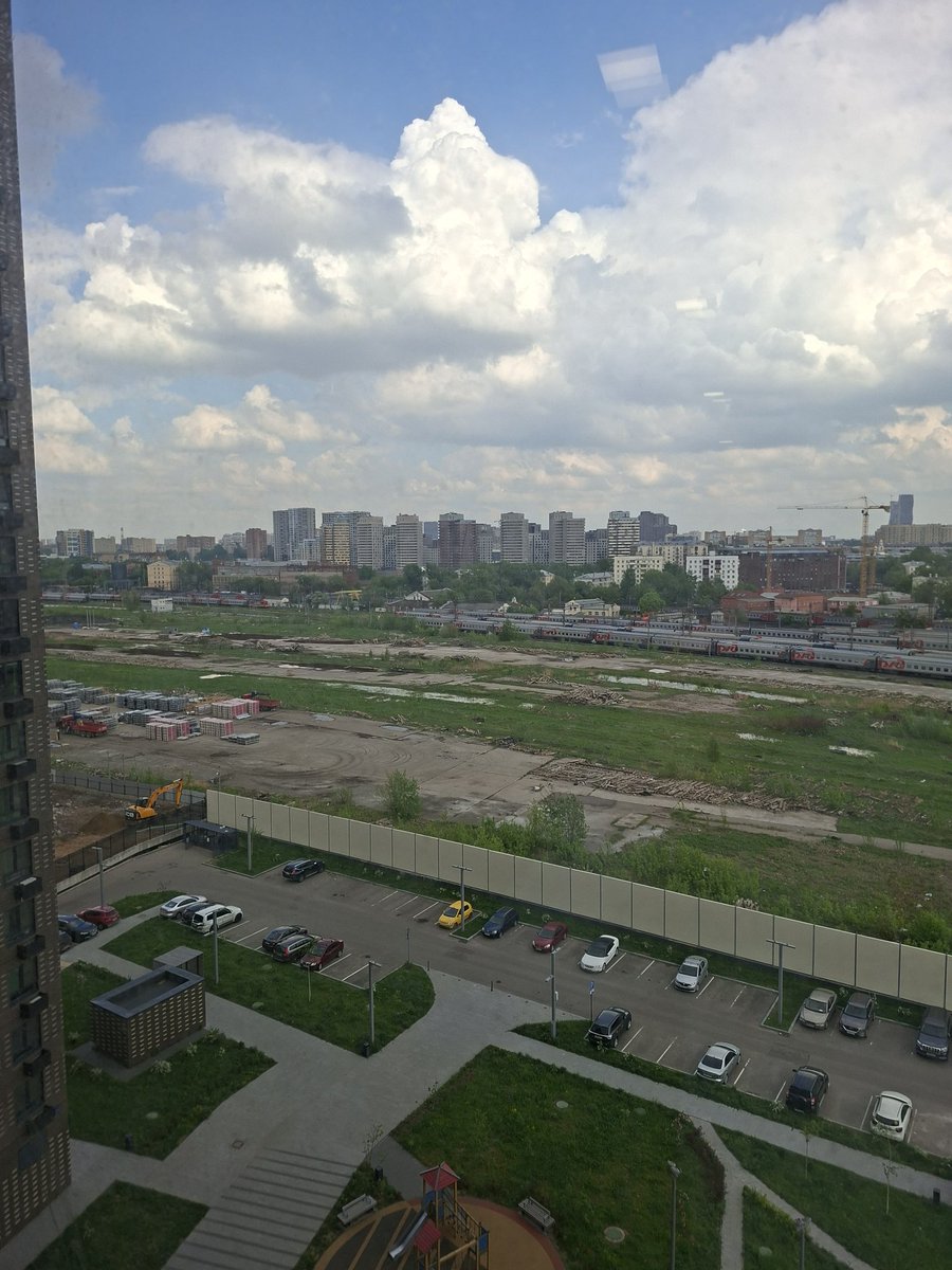 александр лукьяненко tweet media