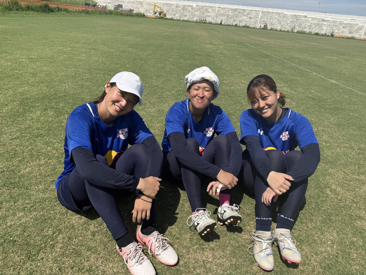 ciencia01's tweet photo. 3人→4人🧤
笑いが絶えないシーズンでした🤭 https://t.co/GwEqLeJjaA
