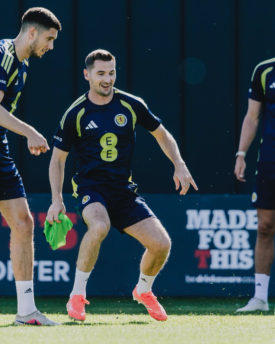 NorwichCityFC's tweet photo. World Cup prep 🔜🏴󠁧󠁢󠁳󠁣󠁴󠁿 https://t.co/TNesox5dxN