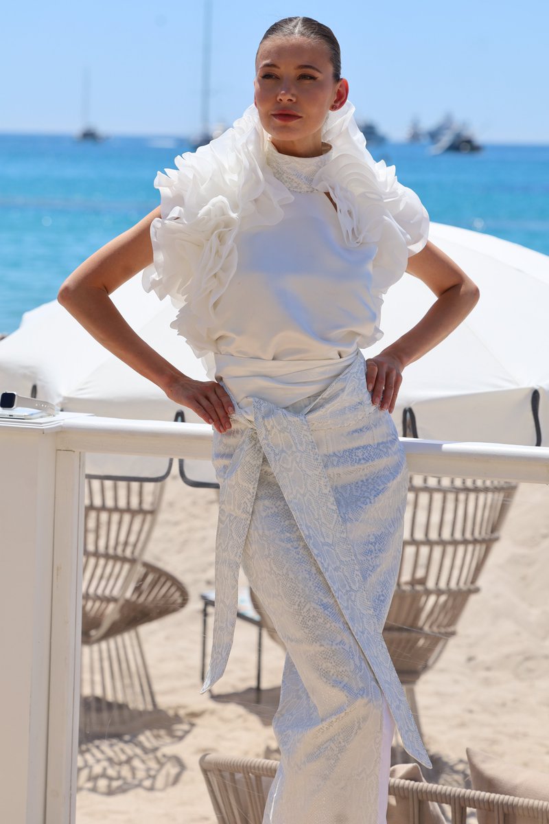 ModeCaf's tweet photo. LA Fashion Closet  Fashion Show: A Beachside Editorial During the Cannes Film Festival de Cannes 
Behind the Scenes Energy
The atmosphere behind the scenes was filled with creativity and excitement. Stylists adjusted flowing garments between shots while photographers directed models against the changing colors of the sky. Music, laughter, and the sound of waves added to the relaxed yet luxurious energy of the event.
Photo crédit Alex studio0610 Café de la mode https://t.co/E5p66JyA3j 
#cannes #couture #fashion #fashionstylist #spring2026couture #FashionasaLifestyle Voir moins
