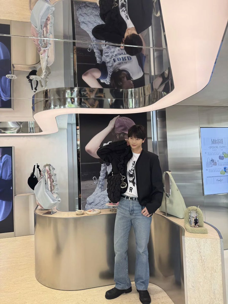YookSJS2's tweet photo. 260529 #육성재 IG https://t.co/jbTG8x2LmQ