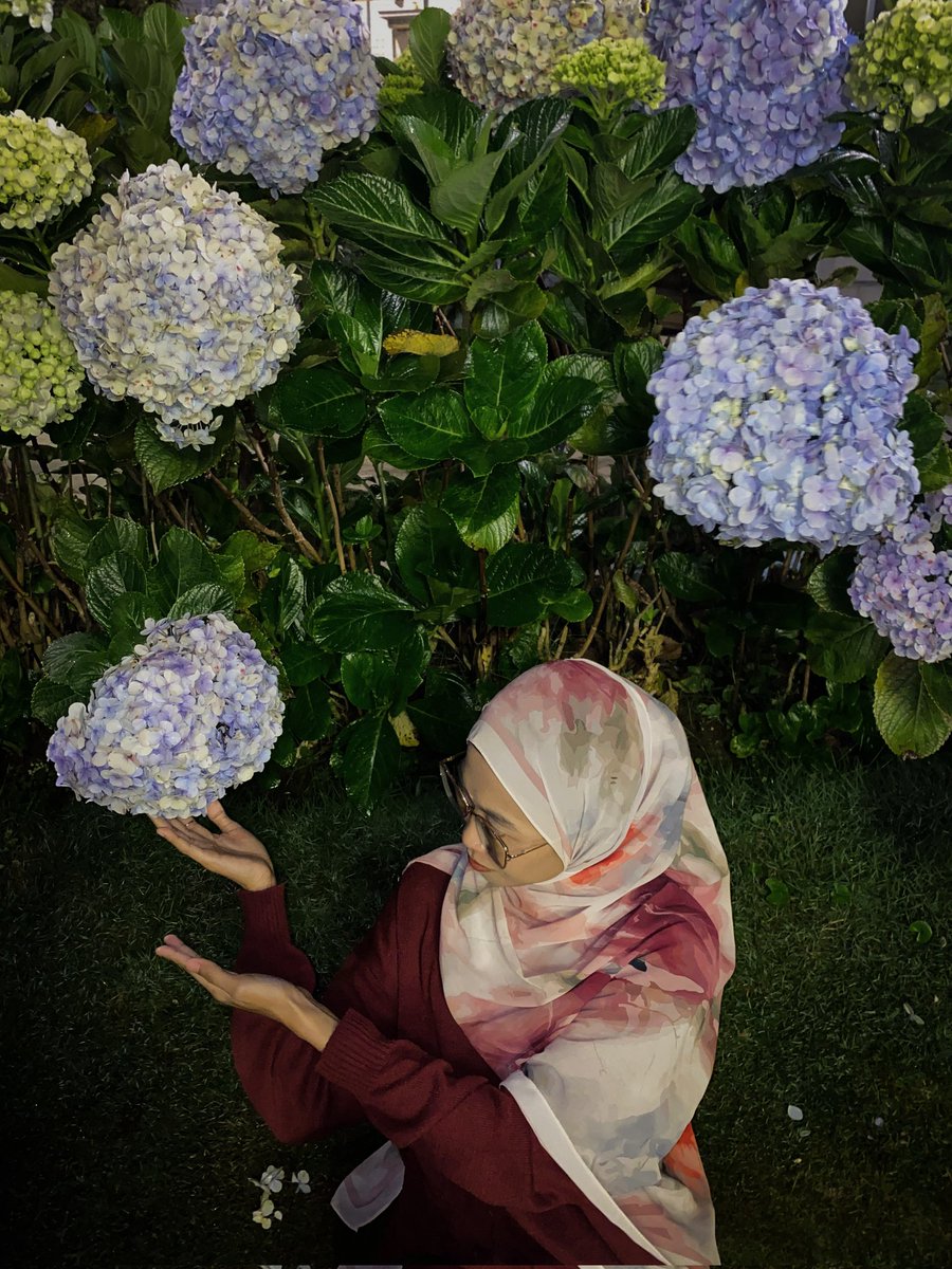 inikakrov's tweet photo. sorry telat setor foto ya un, baru selesai jadi bunga nih💐💌 https://t.co/T6Vw06yWId