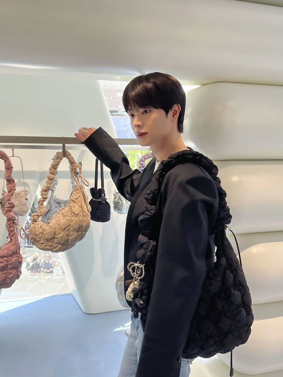 YookSJS2's tweet photo. https://t.co/pxiFFOH8yv
