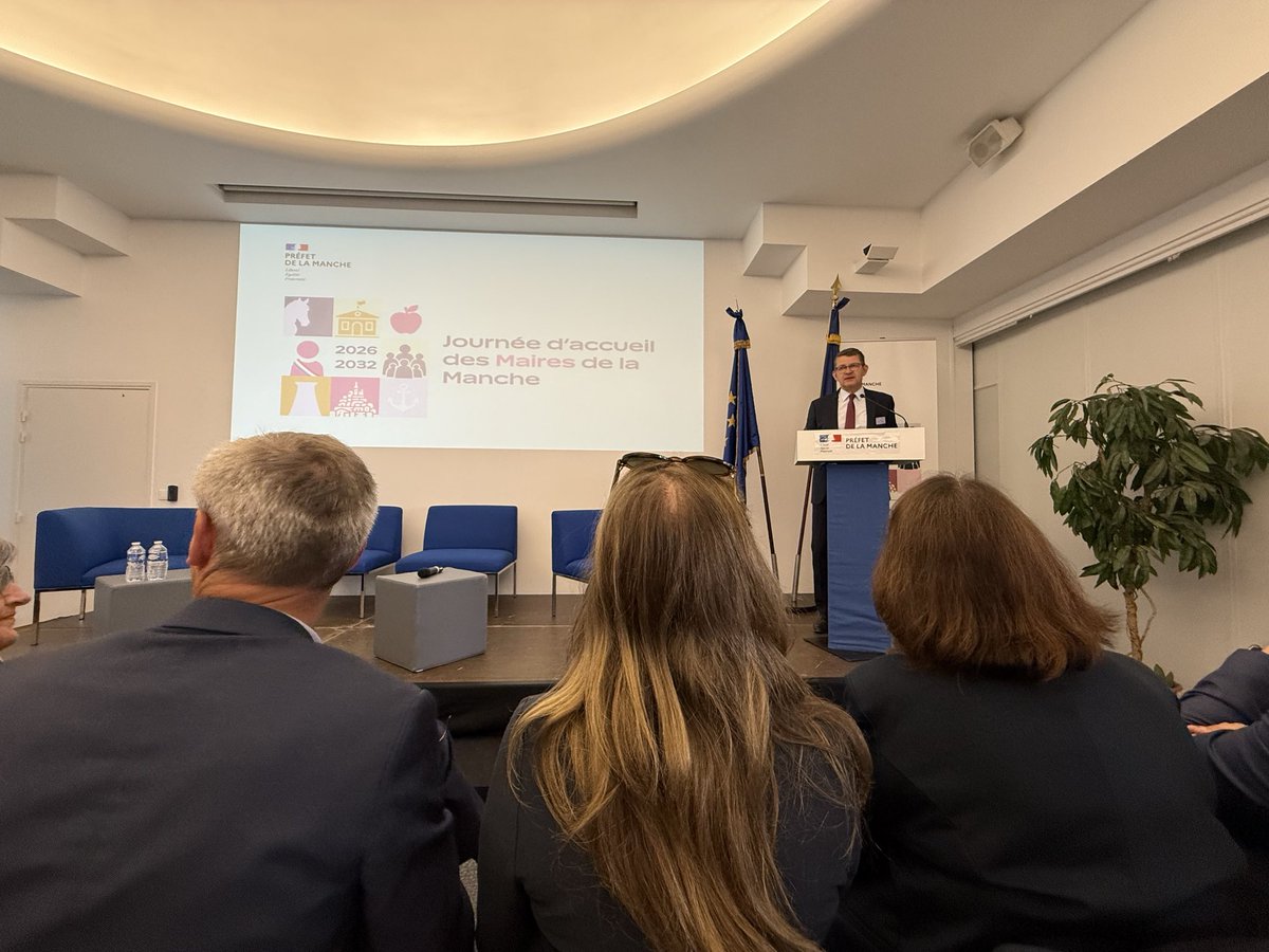 DMARGUERITTE's tweet photo. 🇫🇷 Journée d’accueil des Maires de la Manche en préfecture.

Les maires sont les visages de la République au service des habitants et sont les premiers acteurs de la proximité au quotidien. 

Notre rôle de sénateur est d’accompagner les élus, de remonter les difficultés de l’exercice de la fonction et de mettre en lien les différents acteurs pour faciliter la réalisation des projets.