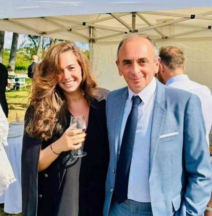 Anna Marin❤ ❤ ( 👣 (pas de mp) 🇫🇷🎗️👣 tweet media